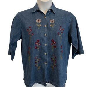 Maggie & Max Embroidered Floral Chambray Shirt. Size Small